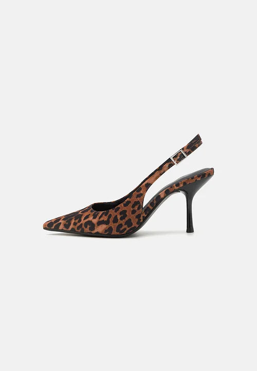 Leopard-print pumps